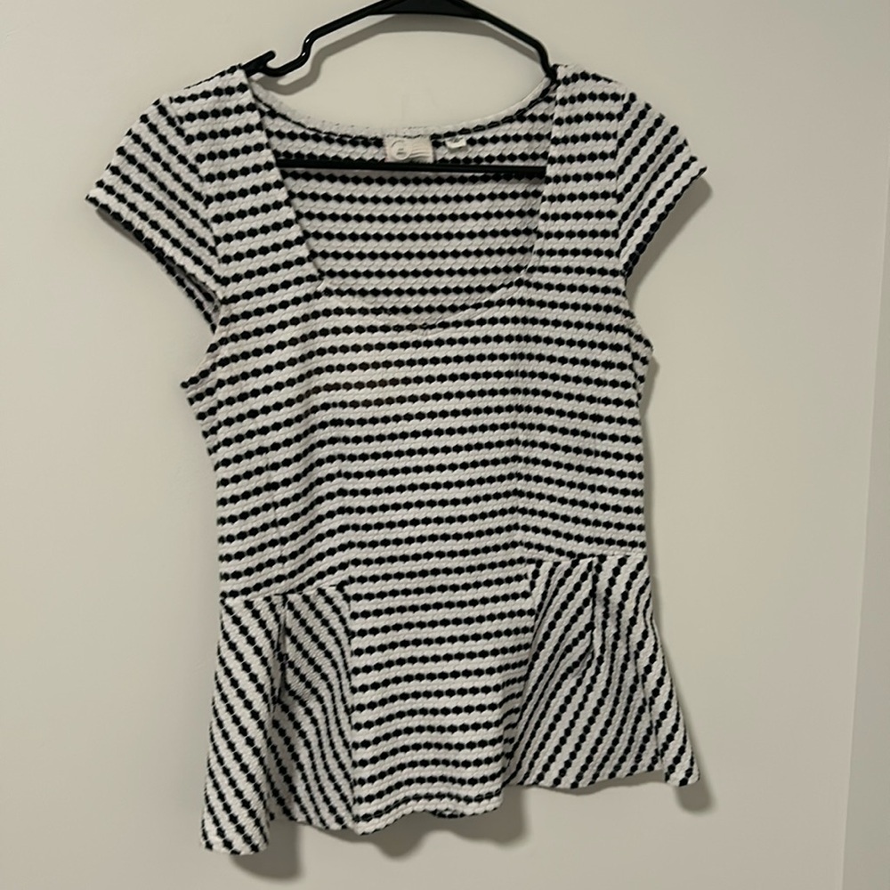 Anthropologie Black and White Peplum Short Sleeve Top Size Small Feminine Boho